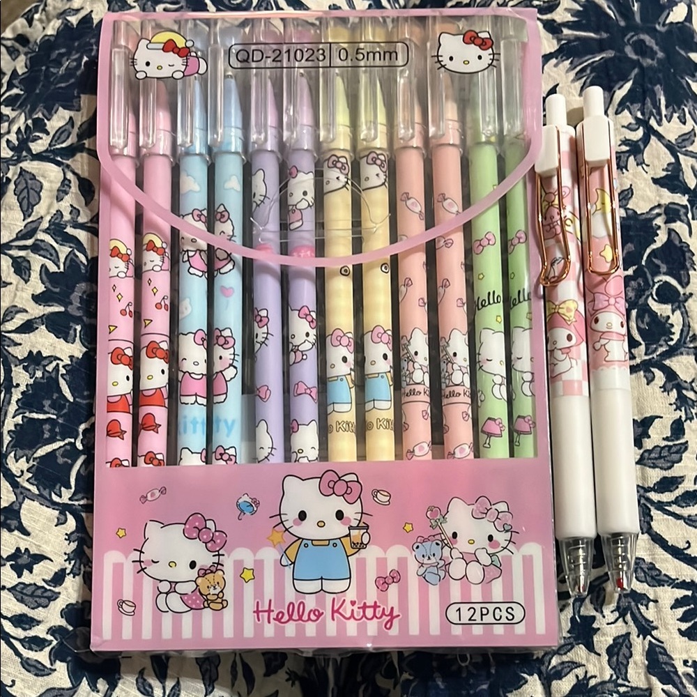 Hello Kitty Pink and Blue 14 pens